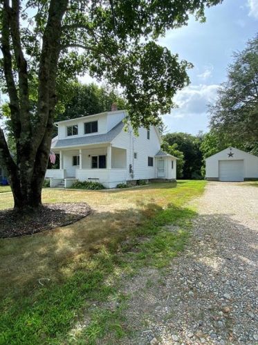 53 Lathrop Rd, Uncasville, CT 06382-2616