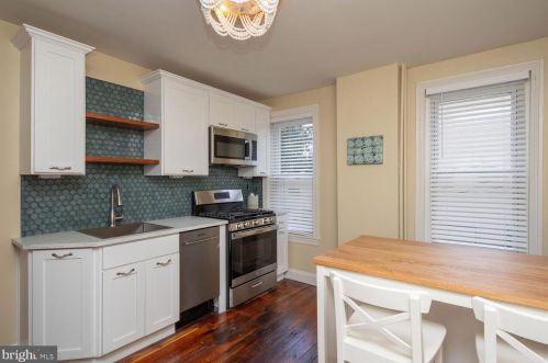 28 Manheim St, Philadelphia PA  19144-2943 exterior