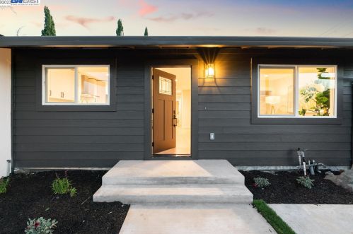 7298 Tamarack Dr, Pleasanton CA  94568-1749 exterior