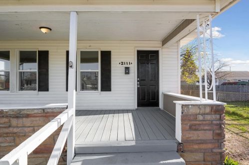 2111 6th St, Mishawaka, IN 46544-1629