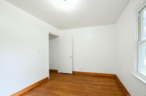 54 Henry St, Waterbury CT  06708-2608 exterior