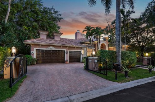 7398 Orangewood Ln, Boca Raton, FL 33433-7443
