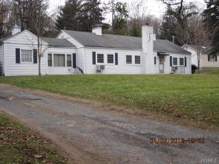 43 New Paltz Rd, Highland, NY 12528-1014