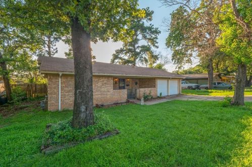 1412 Muse St, Fort Worth, TX 76112-3420