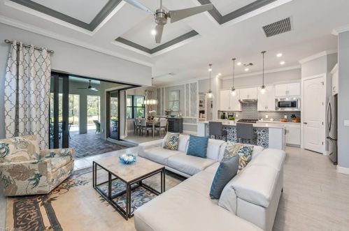 2770 Aviamar Cir, Naples FL 34114-9759 exterior