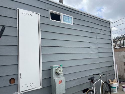 907 Paradise Ln, Long Beach CA  90805-2325 exterior