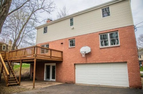 127 Laurelwood Dr, Pittsburgh, PA 15237-4032