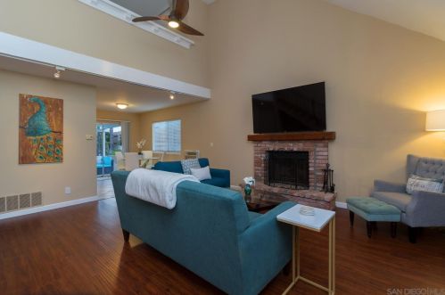 172 Santa Maria Ct, Vista CA  92083-5823 exterior
