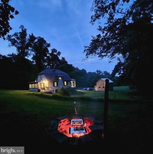 13413 Mountain Rd, Lovettsville VA  20180-2816 exterior