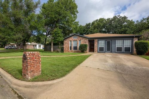 1216 Stone Creek Dr, Midlothian, TX 76063-6236