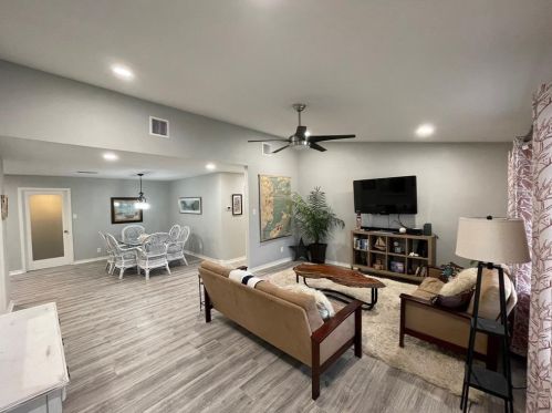 2808 43rd St, Galveston TX  77550-8502 exterior