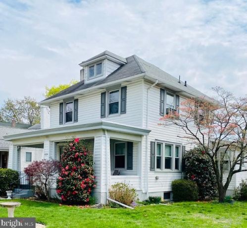 324 Nicholson Rd, Ridley Park, PA 19078-2721