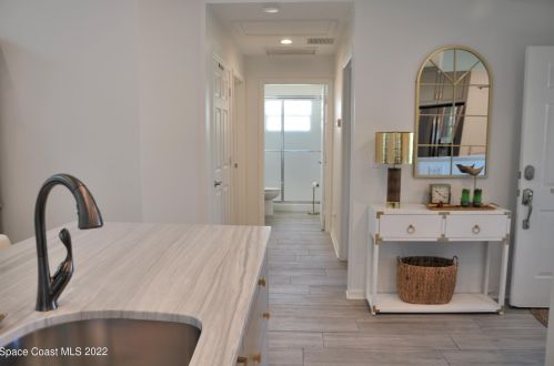 523 6th St, Vero Beach FL  32962-1687 exterior