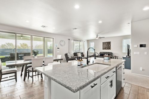 4009 79th Dr, Phoenix AZ  85043-3502 exterior