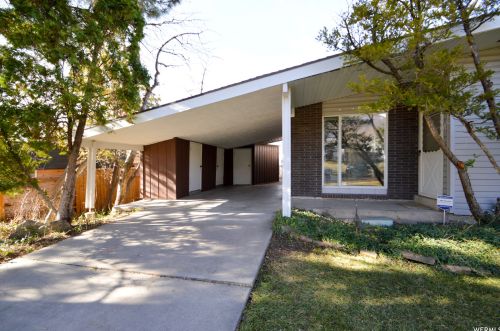 815 Brookshire Dr, West Kaysville, UT 84037-1517