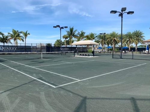9407 Quarry Dr, Naples FL  34120-5223 exterior