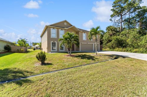 866 Abingdon Ave, Fort Pierce FL  34953-2861 exterior