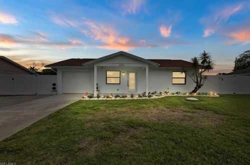5375 21st Ave, Naples, FL 34116-6811