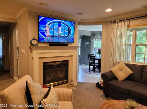 433 Mowat Cir, Trenton NJ  08690-3220 exterior