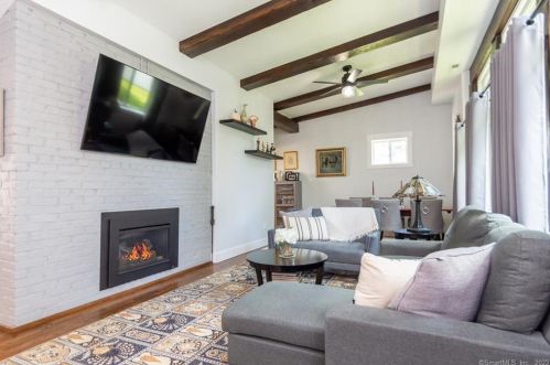3 Marshall Ln, Ansonia CT  06401-2815 exterior