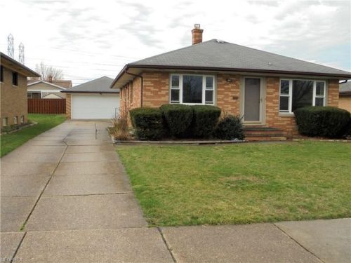 4200 Spring Crest Dr, Cleveland, OH 44144-1239