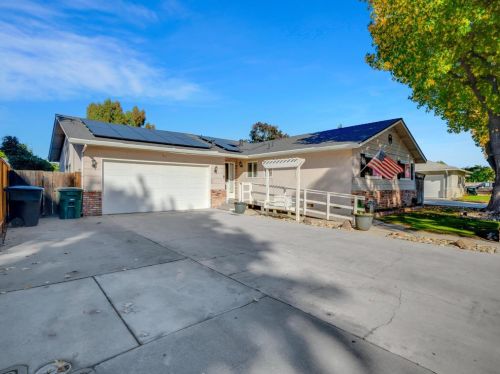 2417 Tallent Dr, Modesto CA  95355-4041 exterior