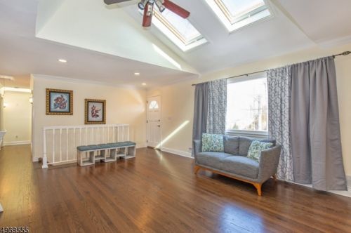 38 Cross Rd, Greystone Park NJ 07950-3207 exterior