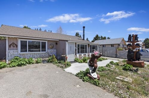 1037 Mountain View Blvd, Big Bear City CA  92314 exterior