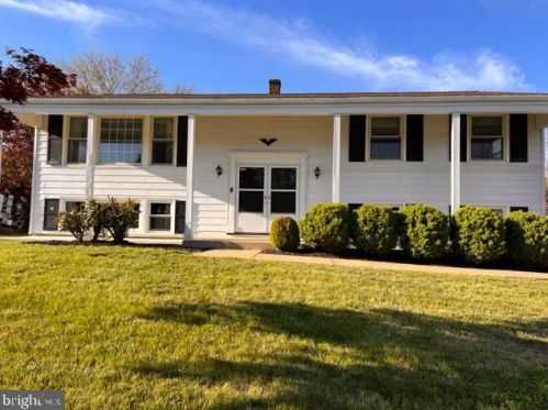 5913 Watson Ln, Fredericksburg, VA 22407-6738