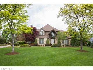 30996 Pinehurst Dr, Cleveland, OH 44145-1770