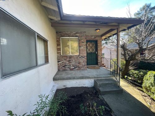 3539 Joaquin Miller Rd, Oakland CA  94602-2649 exterior