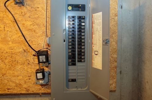 2 Chestnut Way, Methuen MA 01844-2692 exterior