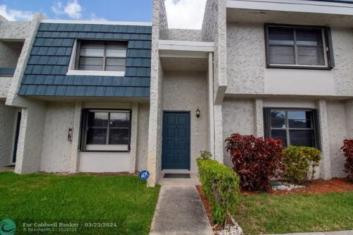 2607 40th Ave, Hollywood FL  33021-3006 exterior