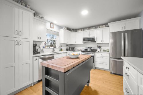 10 Albion Rd, Danbury, CT 06812-4335
