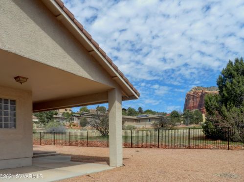 210 Pinon Wood Dr, Sedona AZ 86351-7919 exterior