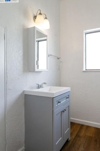 1528 79 Ave, Oakland CA  94621-2644 exterior