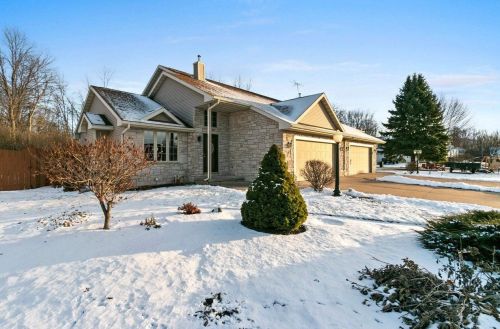 1046 Melody Dr, Green Bay WI  54303-6375 exterior