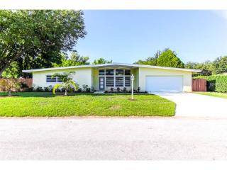 3076 Tyrone Ln, Sarasota, FL 34239-6629