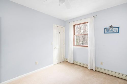 96 Daniel Dr, North Kingstown RI  02852-6702 exterior