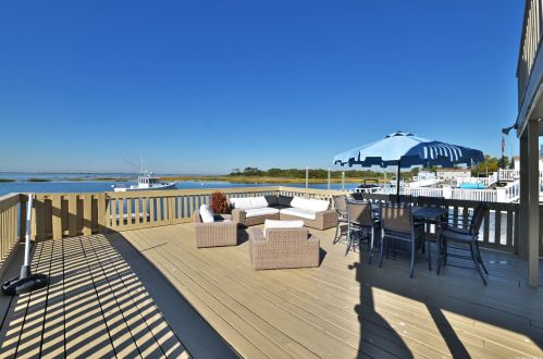 429 Cross Bay Blvd, Far Rockaway NY  11693-1056 exterior