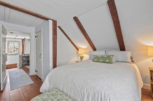 39 Cedar Ln, Ridgefield CT  06877-5301 exterior