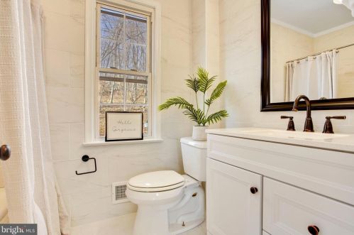 220 Hansell Rd, Newtown Square PA  19073-2509 exterior