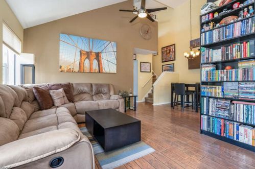 63 Birchwood Rd, Bedminster NJ  07921-1904 exterior