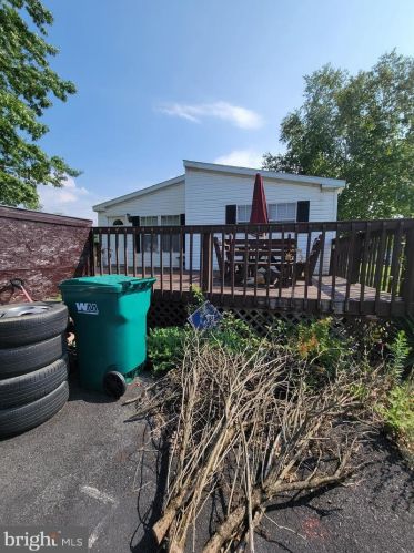 50 Amanda Blvd, Paradise Park, PA 17068-8026