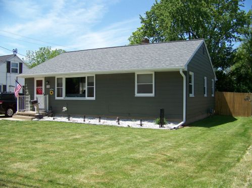 166 Elm St, Oconomowoc, WI 53066-3511