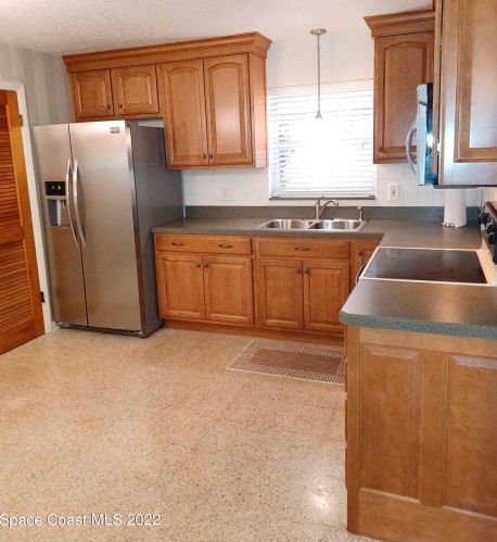 975 Lisa Dr, Titusville, FL 32780-7144