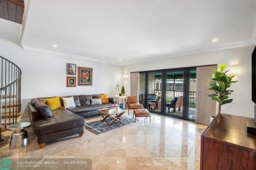 8288 Dundee Ter, Hialeah FL  33016-1405 exterior