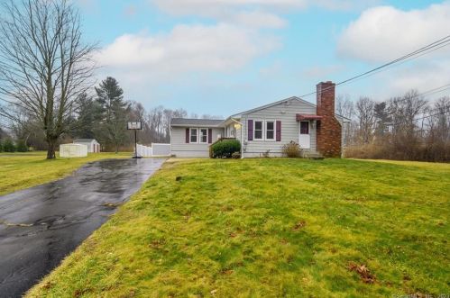 55 Pine River Rd, North Haven CT  06473-3312 exterior