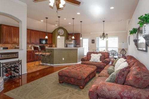 153 Overland Trl, Weatherford, TX 76087-3129