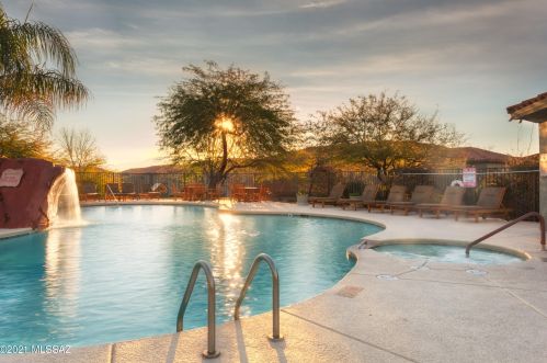 5751 Kolb Rd, Tucson AZ  39204-0871 exterior